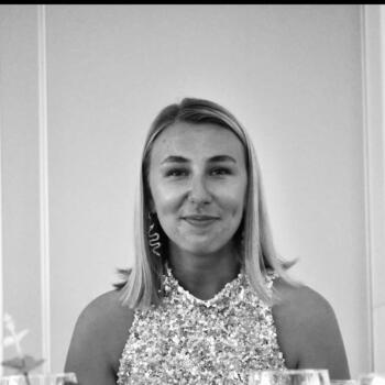 Babysitter in Kortrijk: Alison