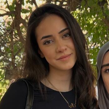 Baby-sitter in Kloten: Alya