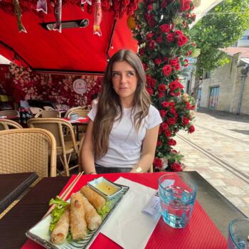Babysitter in Charenton-le-Pont: Emma