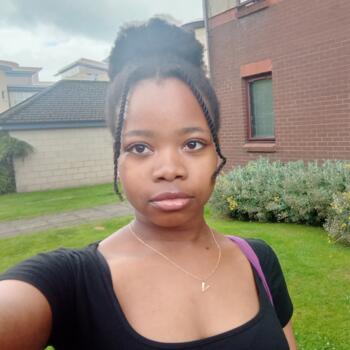 Babysitter in Blackburn (Scotland): Vera