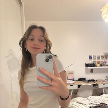 Babysitter in Pessac: Alice