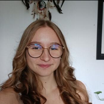 Babysitter in Rouen: Laura