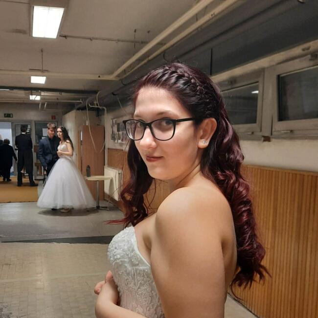 Bébiszitter Nagyigmánd területén: Adrienn