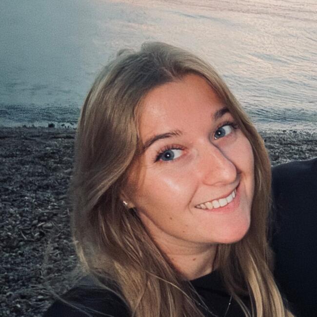 Babysitter in Saint-Mandrier-sur-Mer: Alicia