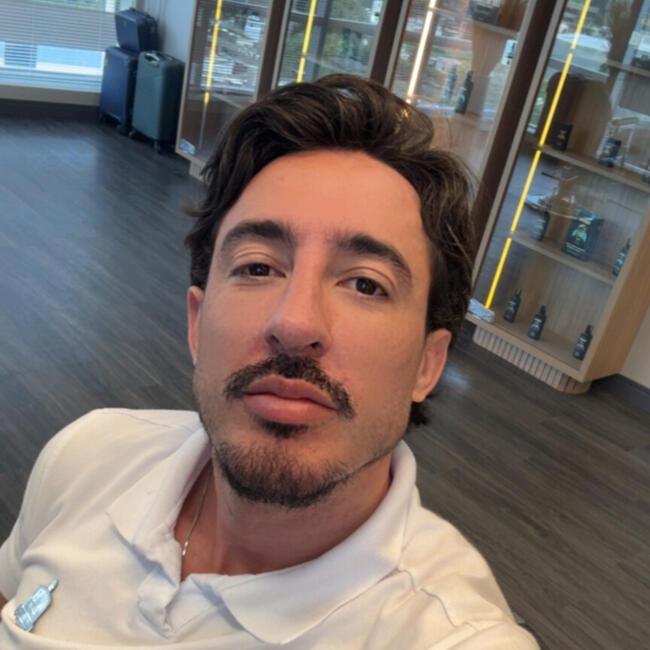 Emprego de babá em Tamboré: Danillo