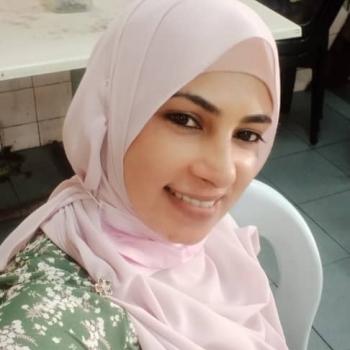Pengasuh di Teluk Panglima Garang: Nachea