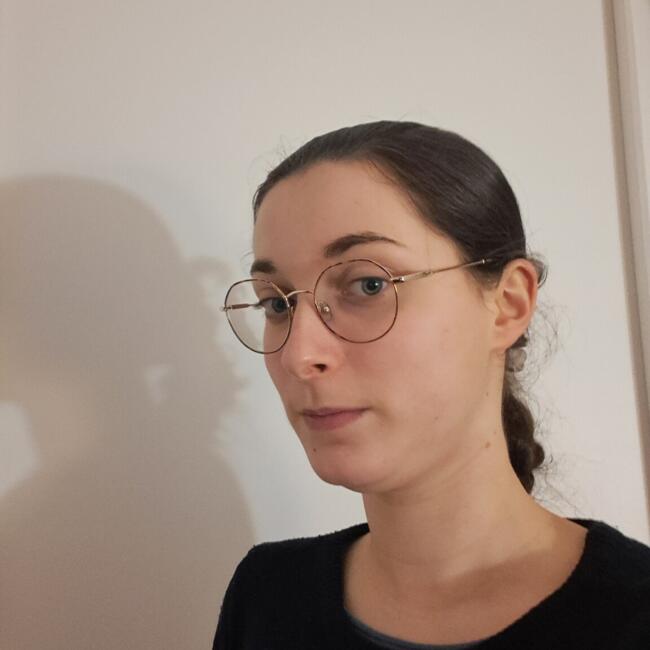 Babysitter in Semoy: Laurine