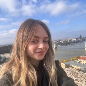 Babysitter in Athens: Μιλένα