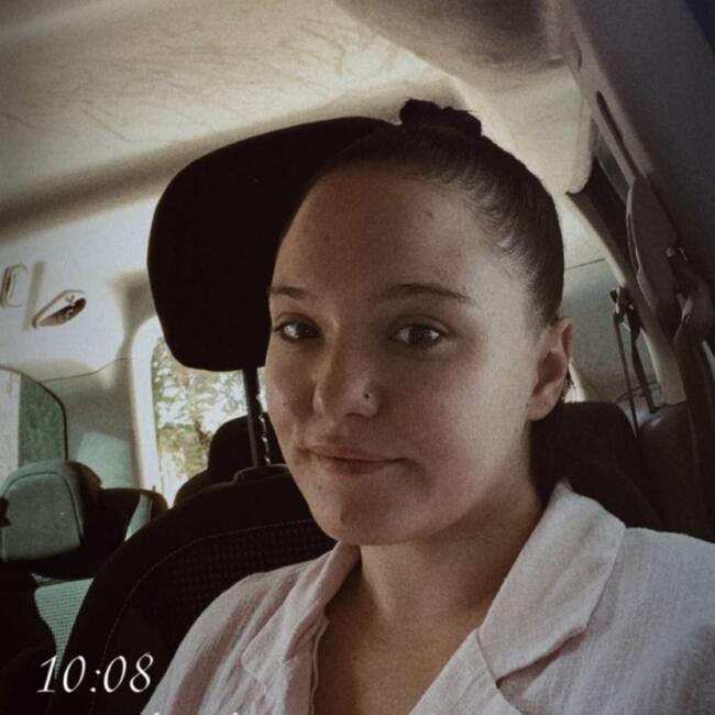 Babysitter in Sarrians: Anais