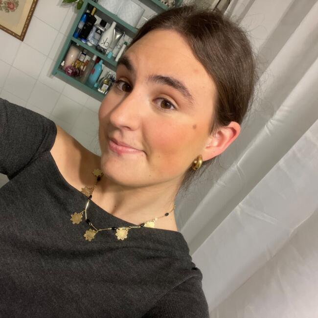 Babysitter in Seville: Angela