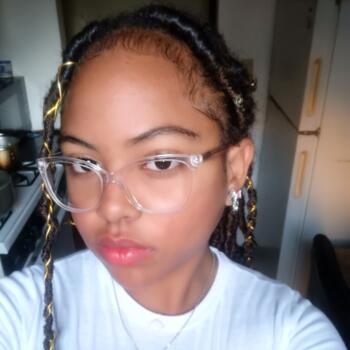 Babysitter in Mount Vernon: Markrihanna