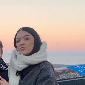 Baby-sitter in La Chaux-des-Breuleux: Louise