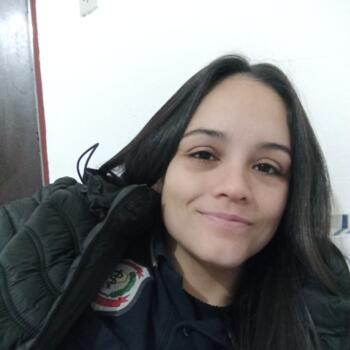 Baby-sitter in Asunción: Nora