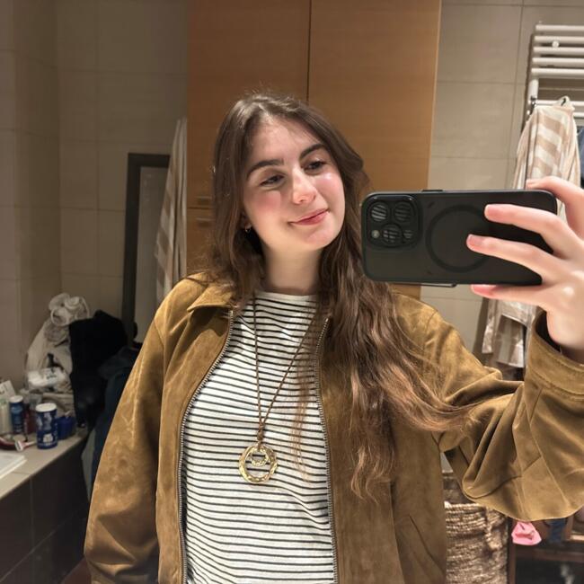 Baby-sitter à Viroflay: Clémence