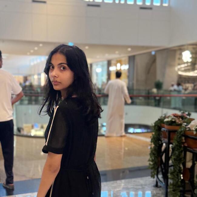 جليسة أطفال في إمارة الشارقة: Komaldeep kaur