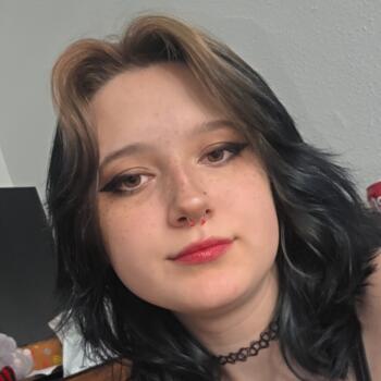 Babysitter in Davenport (Iowa): Crystal