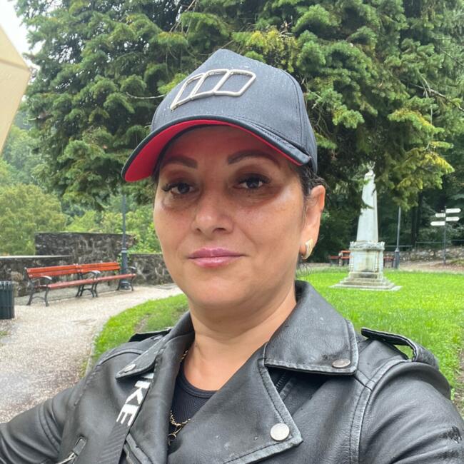 Bébiszitter Újszász területén: Renáta