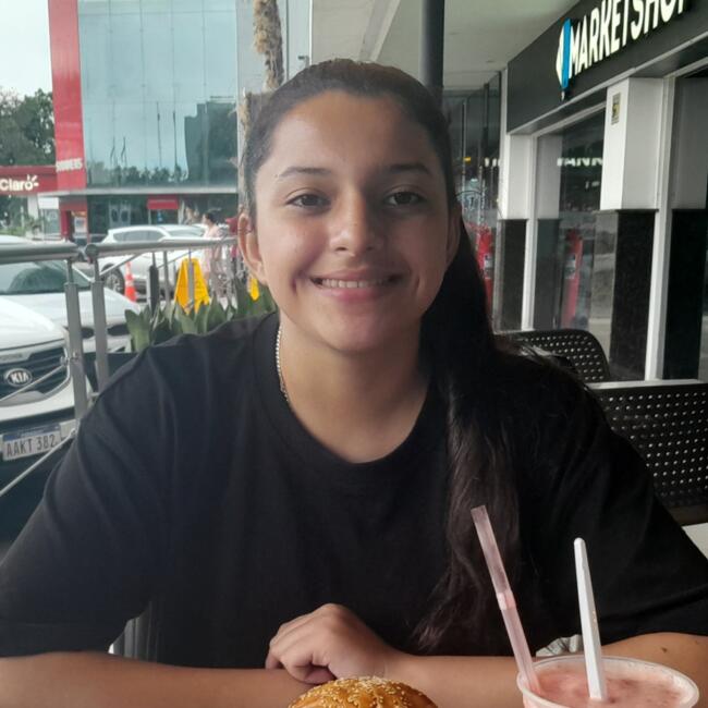 Babysitter in Asunción: Laura