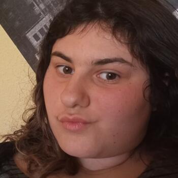 Babysitter in Ayen: Sandrine