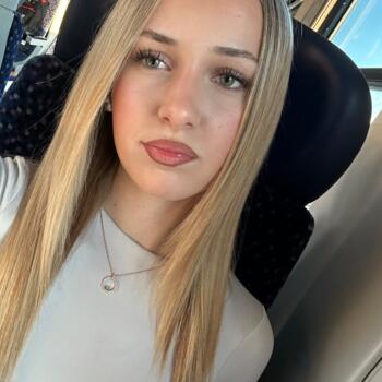 Babysitter in Hallein: Lara