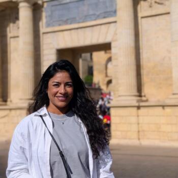 Babysitter Lagos: Paula