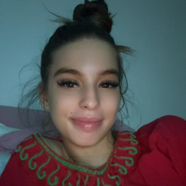 Babysitter in Crosne: Alice