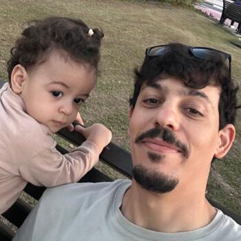 وظيفة جليسة أطفال في الدوحة: فرص عمل كجليسة أطفال Yakoub