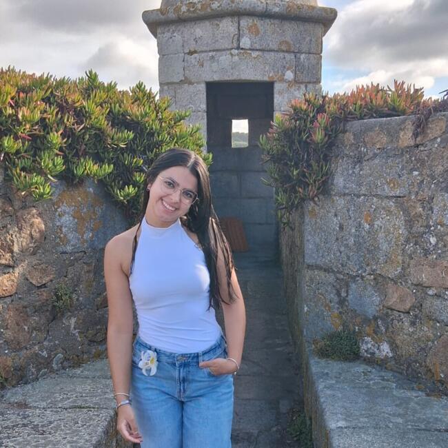 Babysitter in Ponta Delgada: Leila