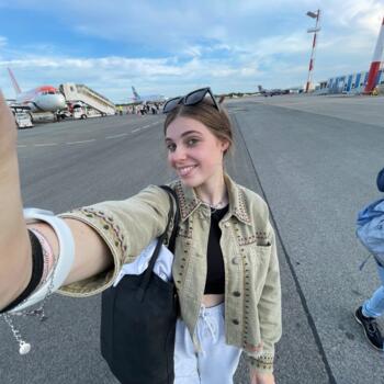 Babysitter in The Hague: Eline