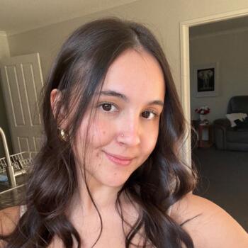 Babysitter in Waiuku: Angelina