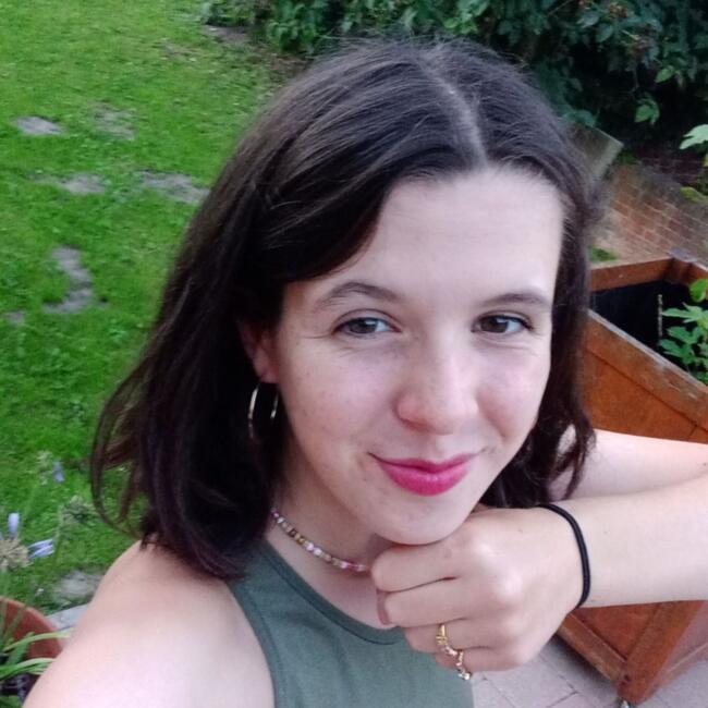 Babysitter in Brussel: Lore