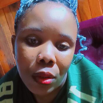 Babysitter East London: Vuyokazi