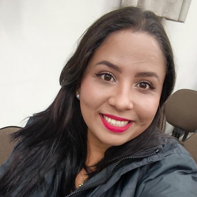 Babysitter in São José dos Pinhais: Cris