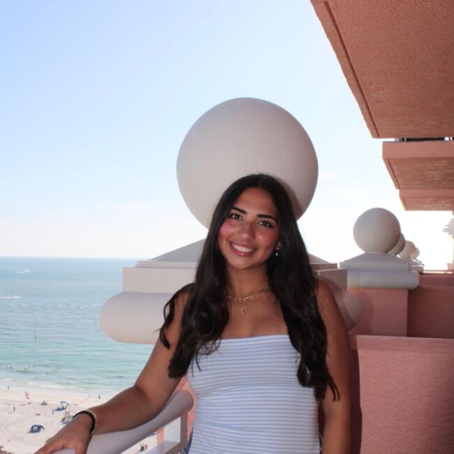 Babysitter in Burlington (Kentucky): Inara