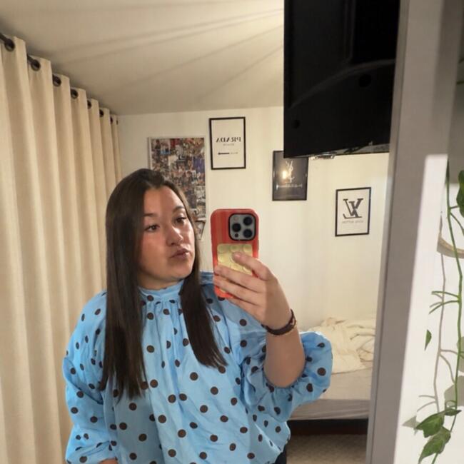 Babysitter in Lahosse: Emma
