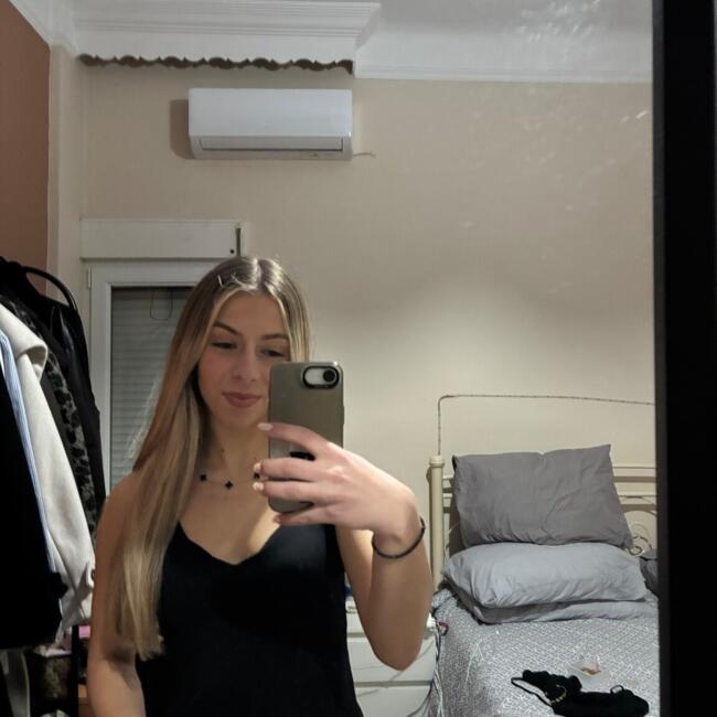 Nanny in Néoi Epivátes: Δημητρα