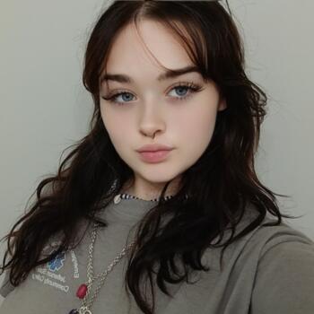 Babysitter in Birmingham: Ava