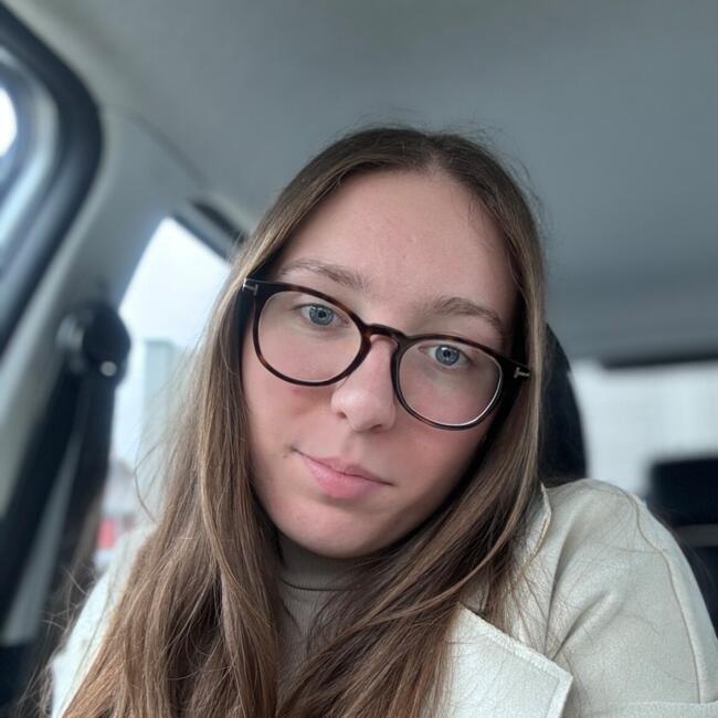 Babysitter in Moeskroen: Deborah