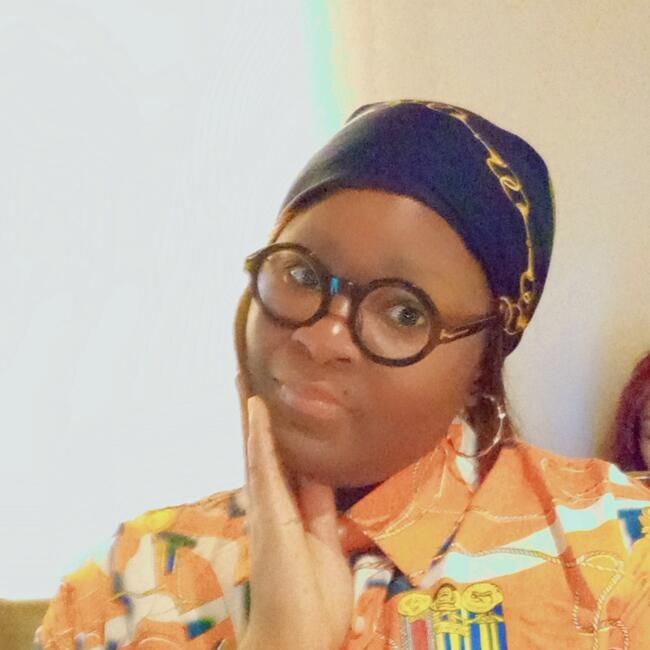 Babysitter in Broc: Nadine