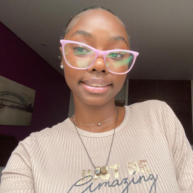 Babysitter in Guimarães: Flor Costa