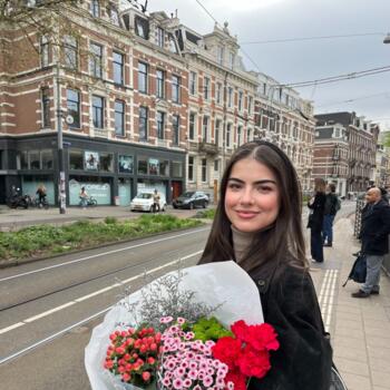 Oppas Amsterdam: Azra