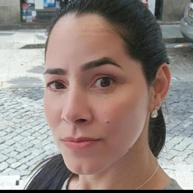 Babysitter in São Paulo: Claudia