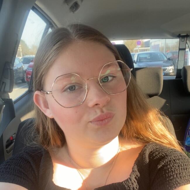 Babysitter in Pitgam: Eloïse