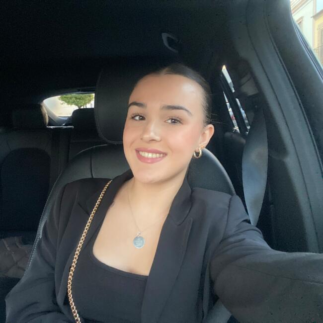 Nanny in Mairena del Alcor: María