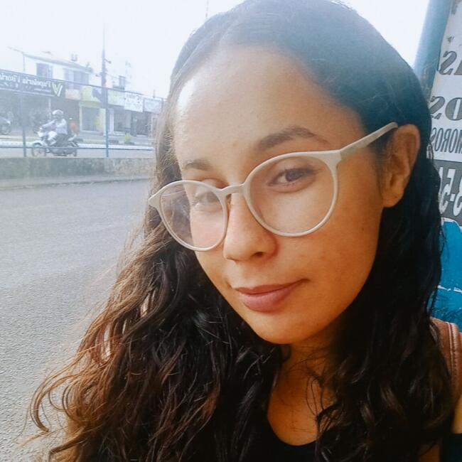 Babá em Nossa Senhora do Socorro: Thays
