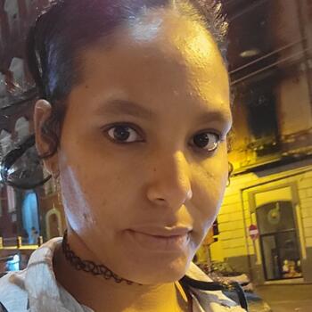 Babysitter Naples: Maya