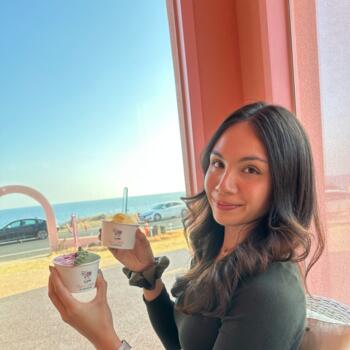 Babysitter in Singapore Island: Victoria