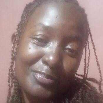 Babysitter Nairobi: Emma