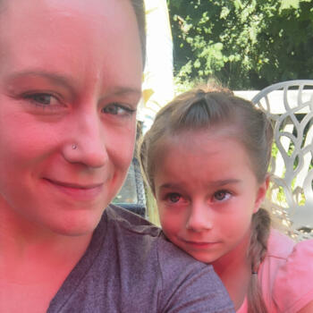 Babysitting job in Sault Ste. Marie: babysitting job CRYSTAL