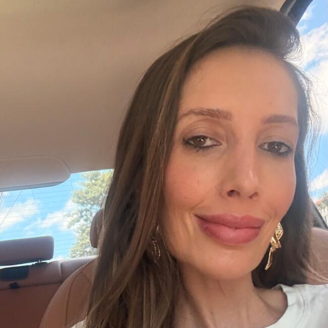 Emprego de babá em Balneário Camboriú: Lais